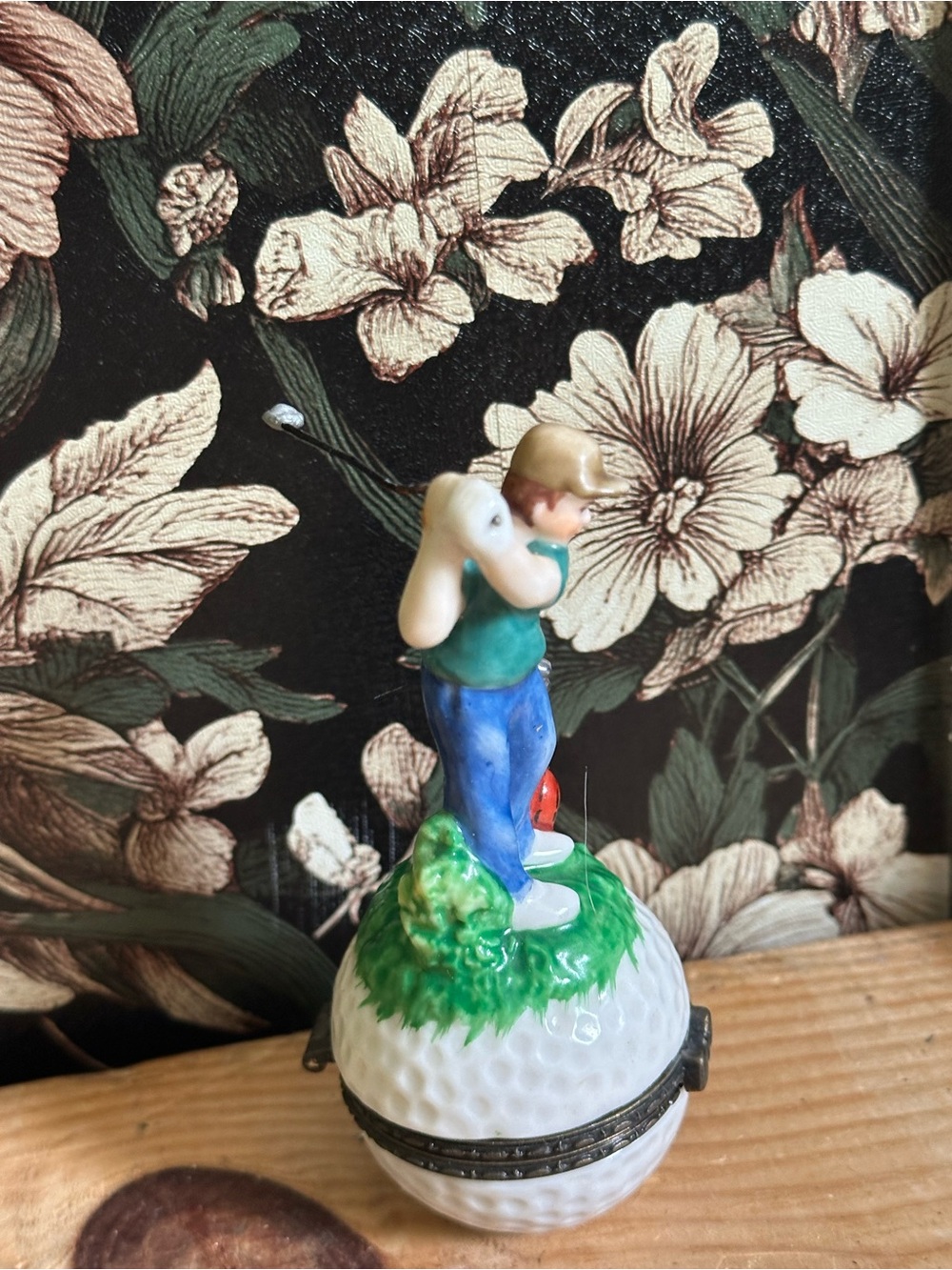 Vintage Golfer Trinket Box Golf Ball Hinged Porcelain Collectible Ornament